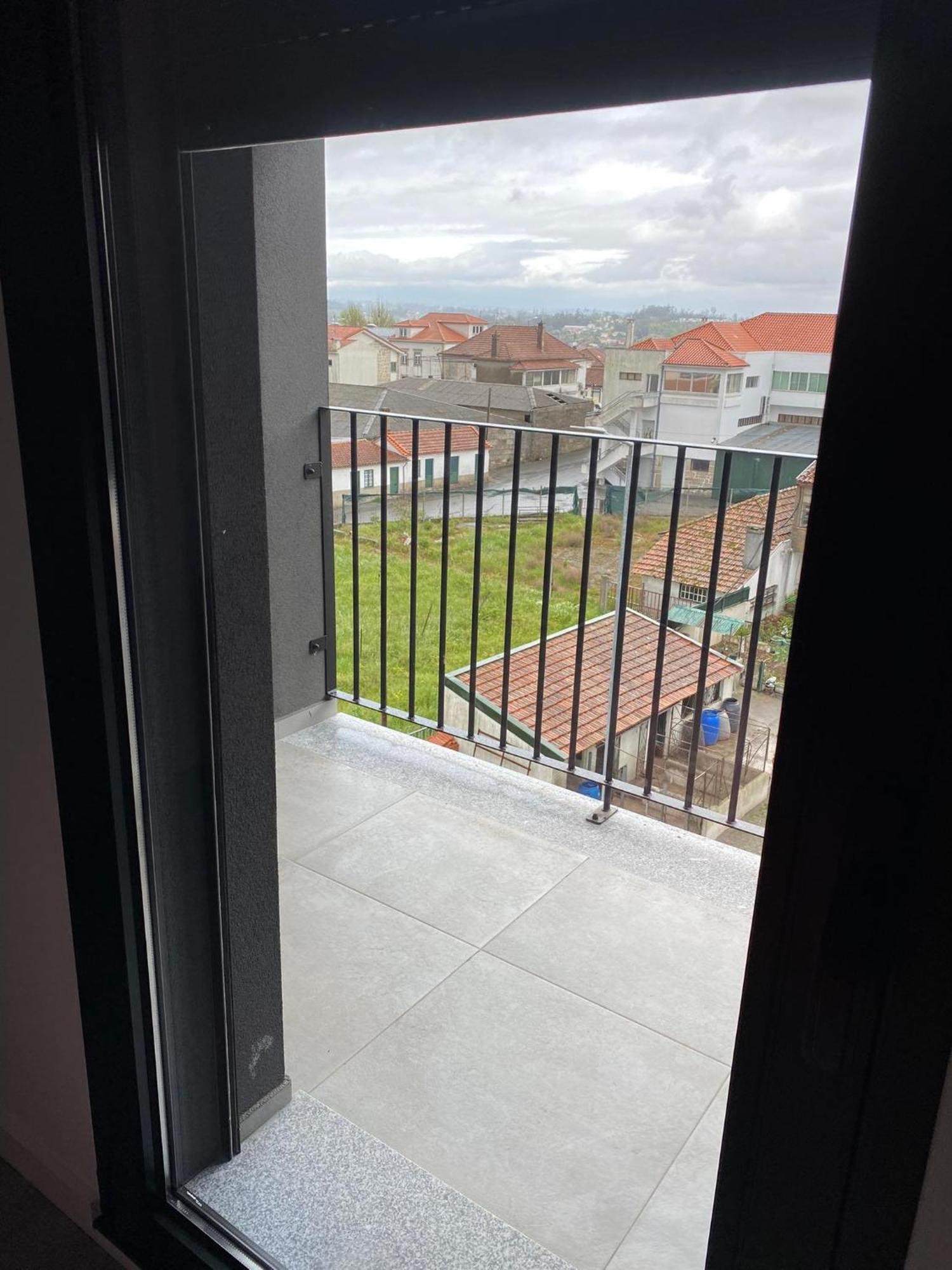 Apartamento Amplo E Moderno - Perto Do Estadio Futebol Tondela Extérieur photo